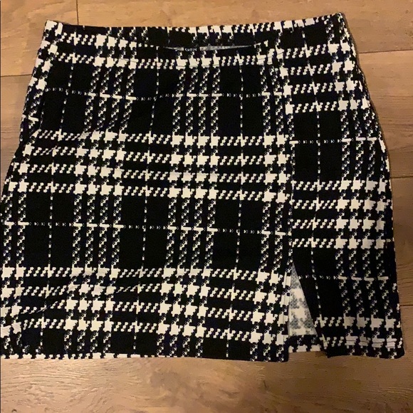 Mini skirt - Picture 2 of 4